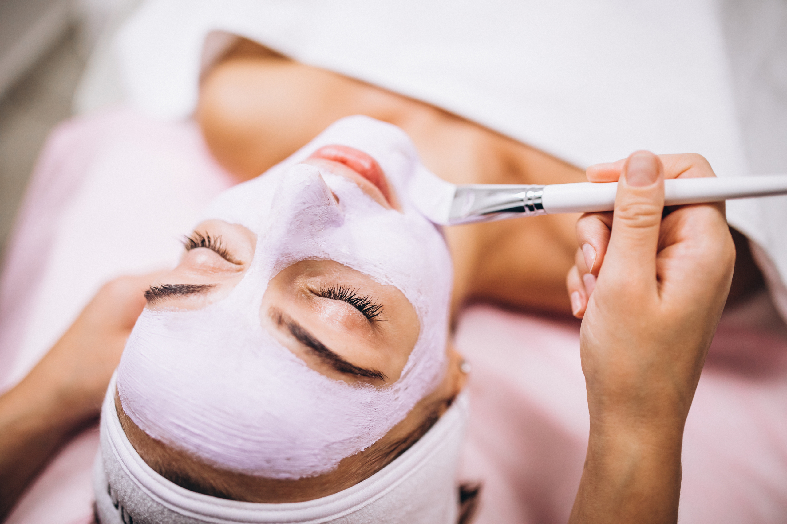 Chemical Peel at Le Pelle: Reveal Radiant Skin